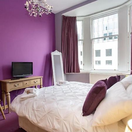 Renfield Apartment, Bright And Spacious Home グラスゴー エクステリア 写真