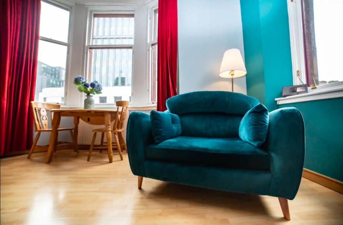 Renfield Apartment, Bright And Spacious Home グラスゴー エクステリア 写真