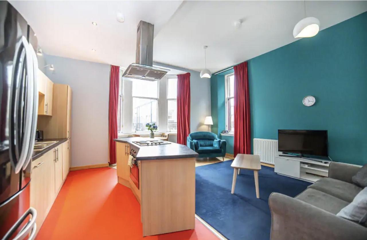 Renfield Apartment, Bright And Spacious Home グラスゴー エクステリア 写真