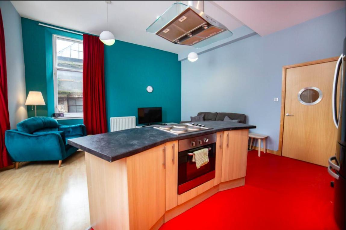 Renfield Apartment, Bright And Spacious Home グラスゴー エクステリア 写真