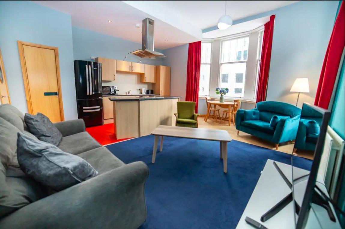 Renfield Apartment, Bright And Spacious Home グラスゴー エクステリア 写真